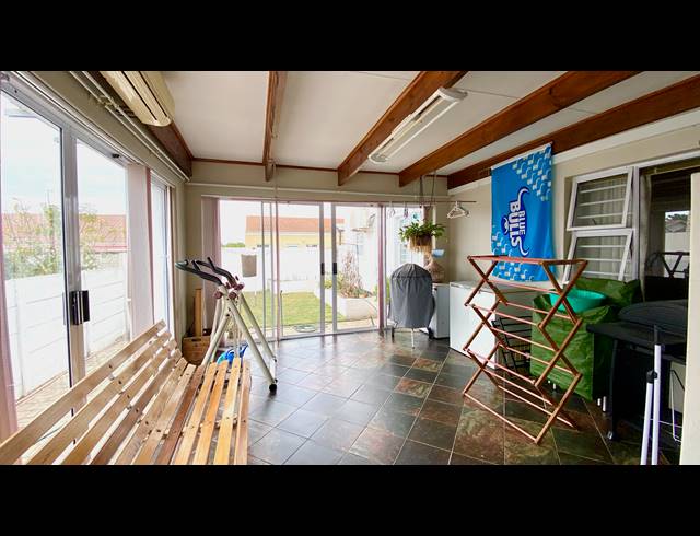 5 BEDROOM HOUSE FOR SALE IN PORT OWEN